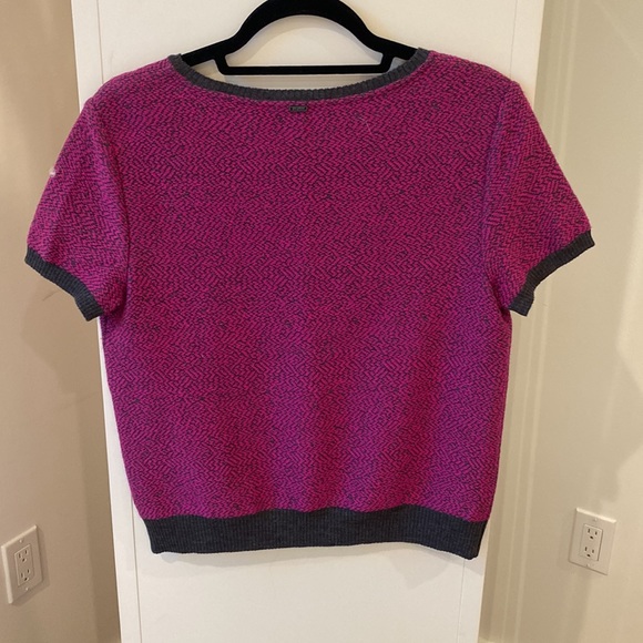 NWOT St. John sweater top - Picture 3 of 4